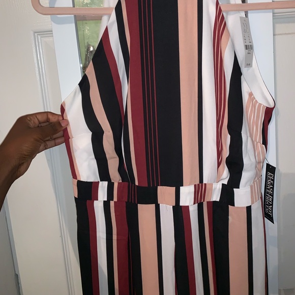 NY&C HALTER STRIPED JUMPSUIT IN SMALL - Picture 3 of 4